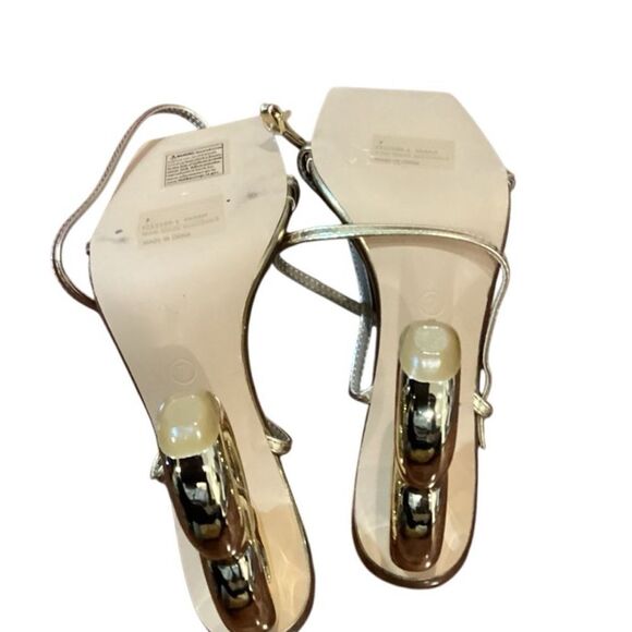 Fashion Nova Meet Me In Manhattan Heels - Gold size 7 - Picture 8 of 12